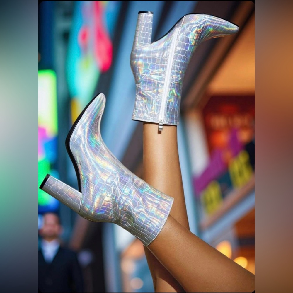 Fashionable Holographic Crocodile Above the Ankle Boots - Picture 2 of 4